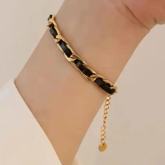 ⭐️New Gold Leather Twist Bracelet - Picture 6 of 7